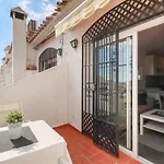 1 Bedroom In Verano Azul, Free Wi-fi Appartamento Nerja