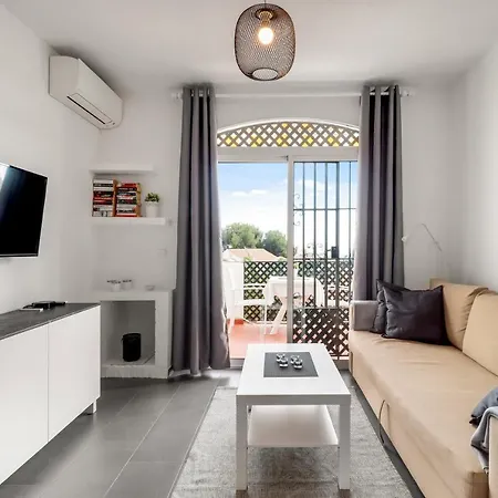 1 Bedroom In Verano Azul, Free Wi-fi * Nerja