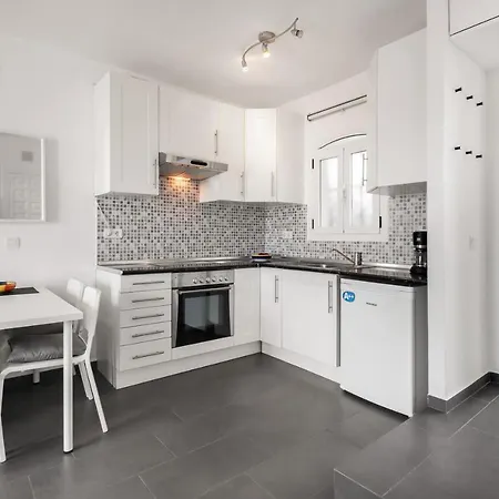 1 Bedroom In Verano Azul, Free Wi-fi 아파트 네르하