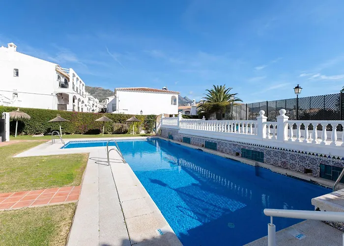 1 Bedroom In Verano Azul, Free Wi-fi Apartment Nerja