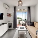 1 Bedroom In Verano Azul, Free Wi-fi * Nerja
