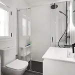 1 Bedroom In Verano Azul, Free Wi-fi Apartment Nerja